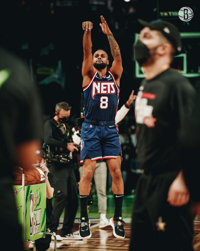 开云官方直播-和冠军取经也没用!米尔斯三分大赛喜提“重在参与”