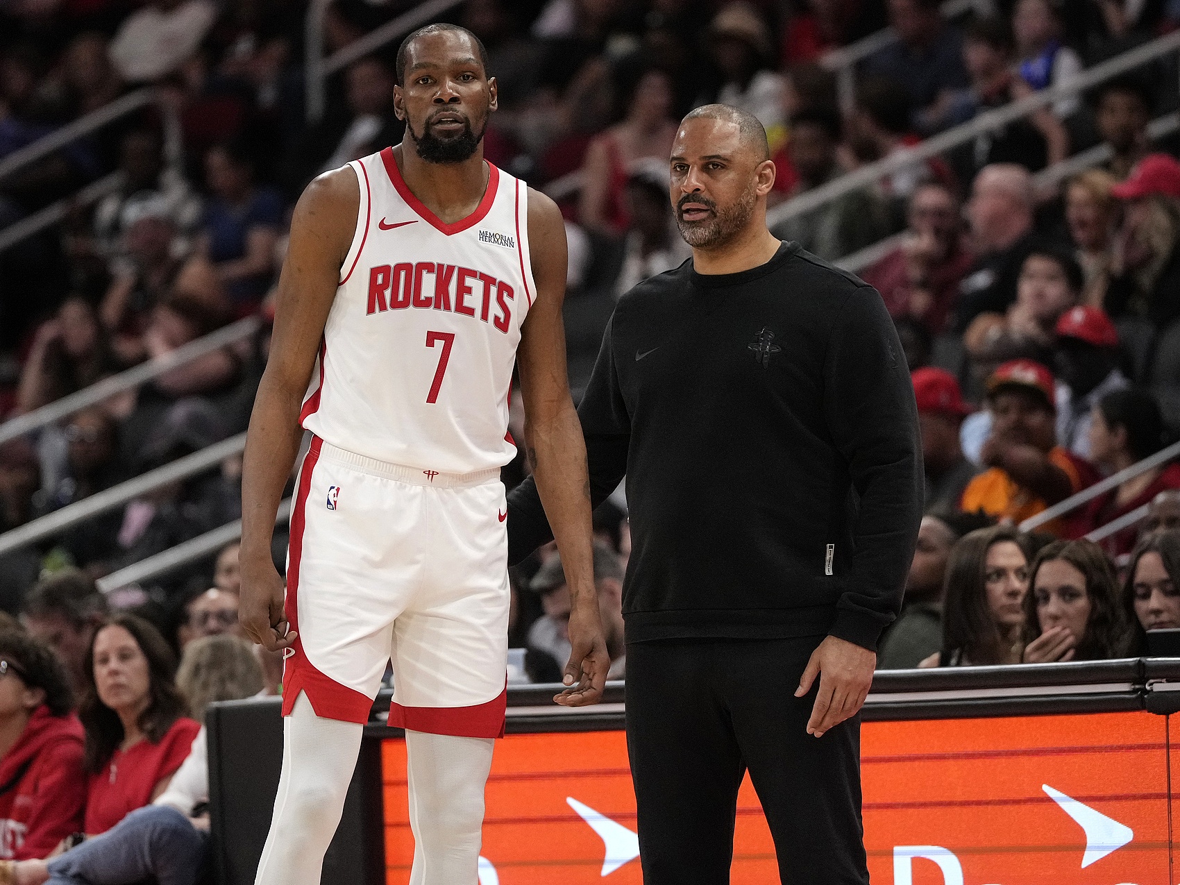 开云体育app-KD：我们从比赛一开始就充满了能量 对手迫近比分后也保持了镇定