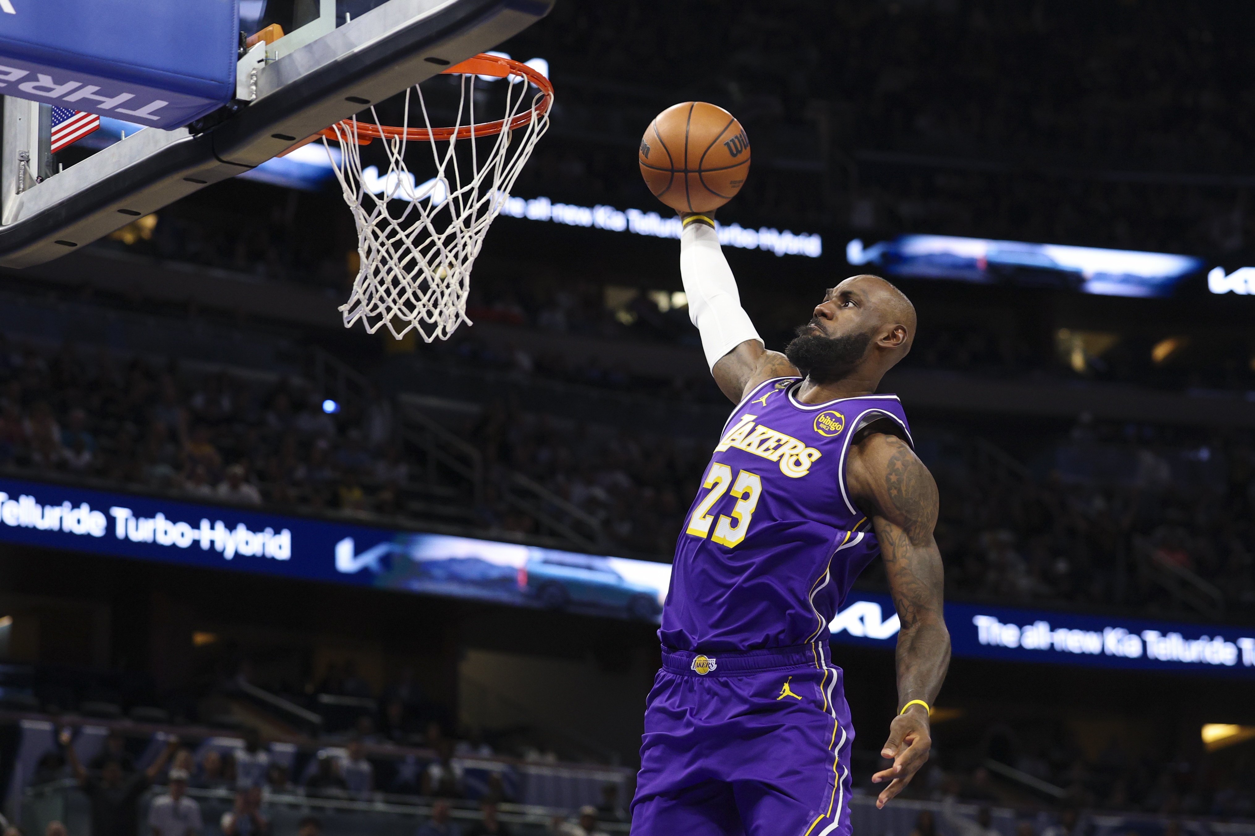 开云平台-韦德：我在世期间 我不会再看到谁会有像老詹这样的生涯